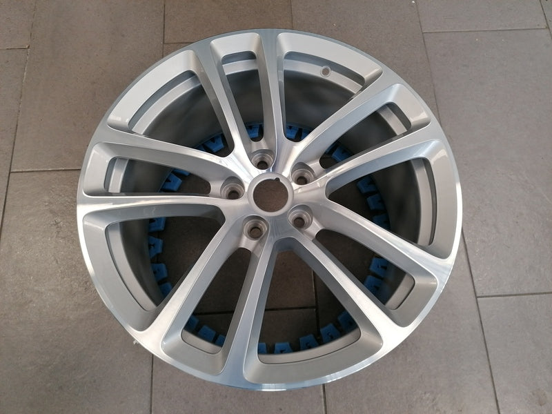 Image of REAR 19" ALUMINIUM ALLOY WHEEL