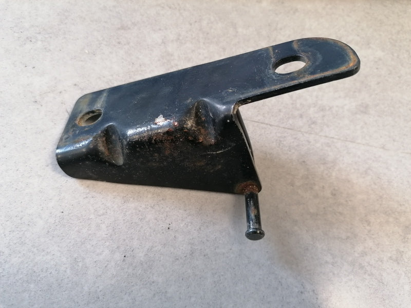 Image of RIGHT REAR TONNEAU COVER LATCH STRIKER PLATE