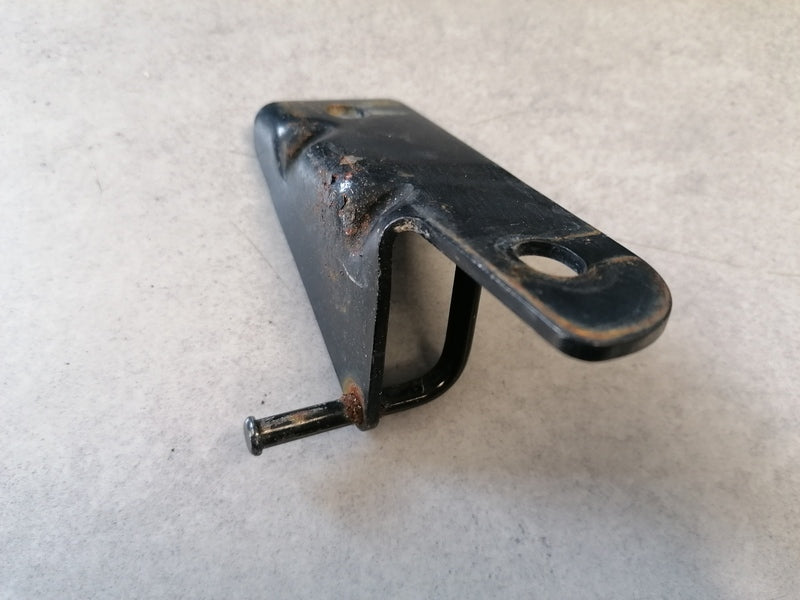 Image of RIGHT REAR TONNEAU COVER LATCH STRIKER PLATE
