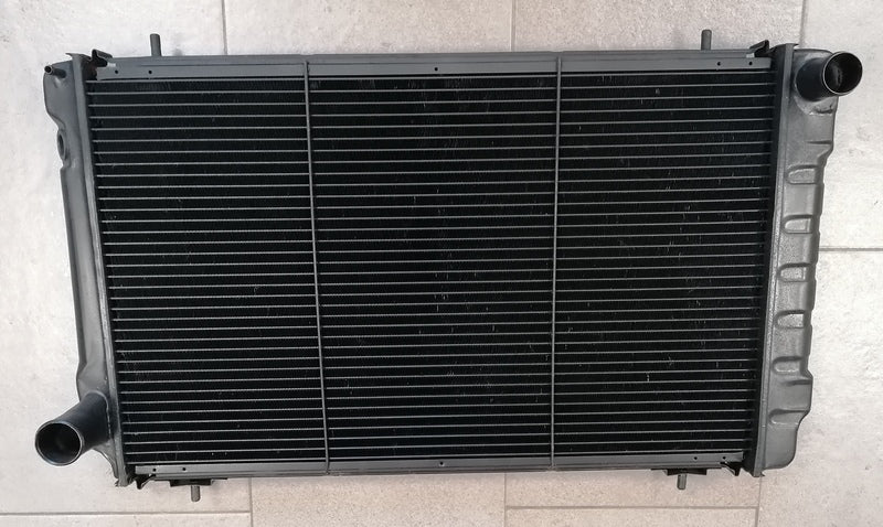 RADIATOR ASSEMBLY FOR MANUAL TRANSMISSION