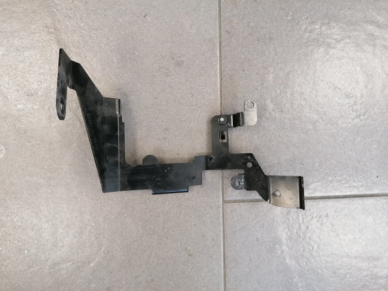 RIGHT HAND SIDE ENGINE WIRING HARNESS SUPPORT BRACKET