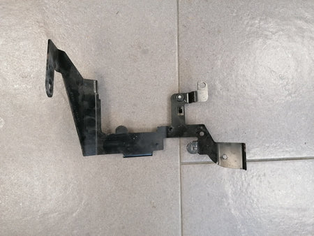 RIGHT HAND SIDE ENGINE WIRING HARNESS SUPPORT BRACKET