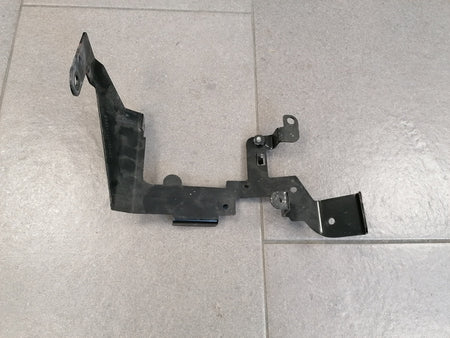 RIGHT HAND SIDE ENGINE WIRING HARNESS SUPPORT BRACKET