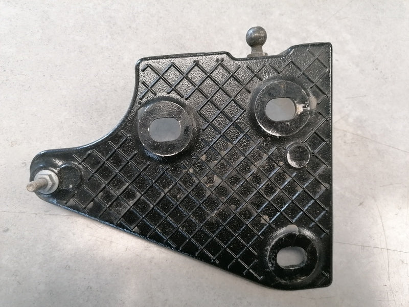 Image of RIGHT REAR TONNEAU COVER HINGE LEAF BRACKET