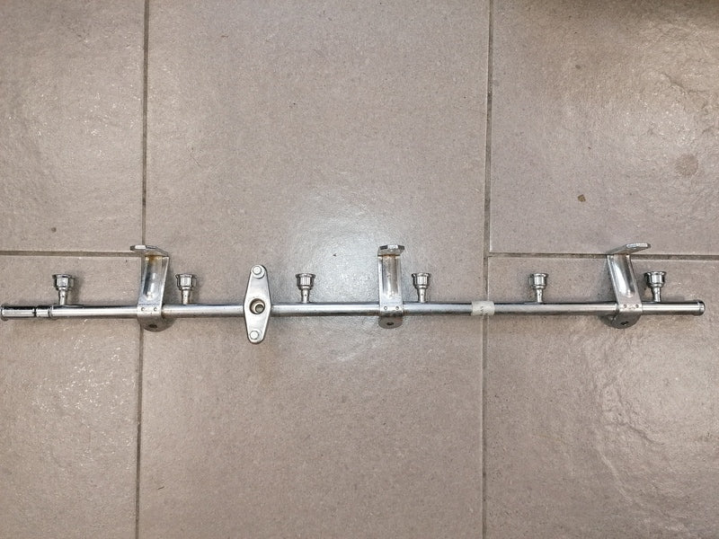 RIGHT SIDE FUEL RAIL ASSEMBLY