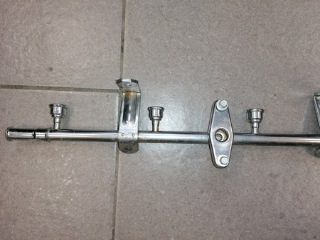 RIGHT SIDE FUEL RAIL ASSEMBLY