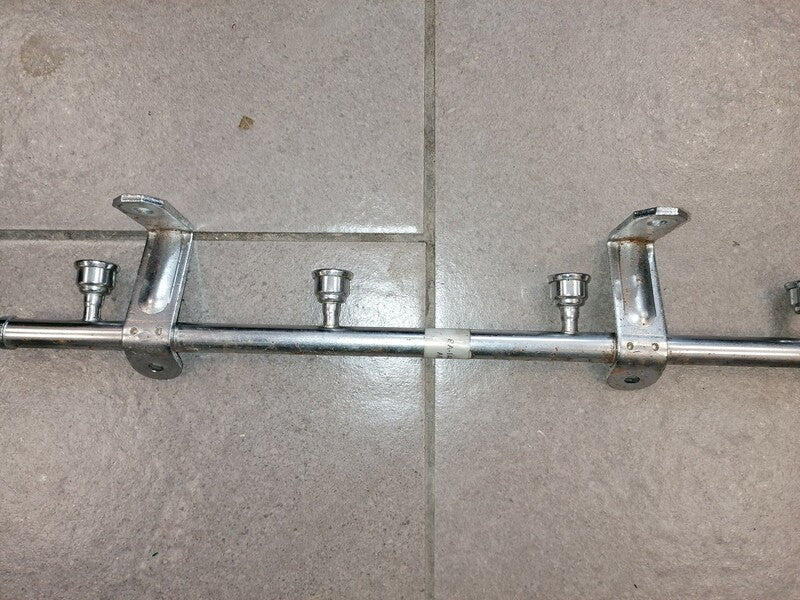 LEFT SIDE FUEL INJECTION RAIL ASSEMBLY
