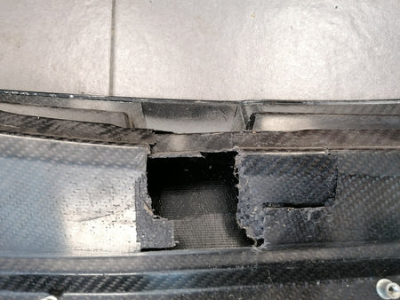 BOOTLID WITH INTEGRAL SPOILER