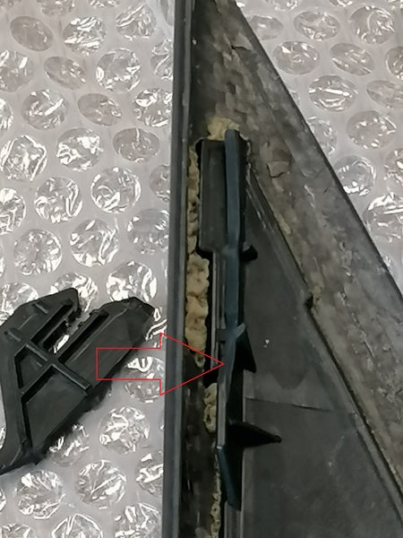 CARBON ROOF CANTRAIL MOULDING - RIGHT