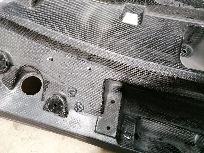 CARBON FIBRE BOOT LID DECK LID BOOTLID ASSEMBLY