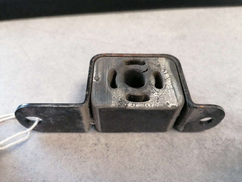 Image of CENTRE EXHAUST MOUNT RUBBER BRACKET