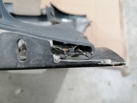 RIGHT FRONT WING FENDER ASSEMBLY