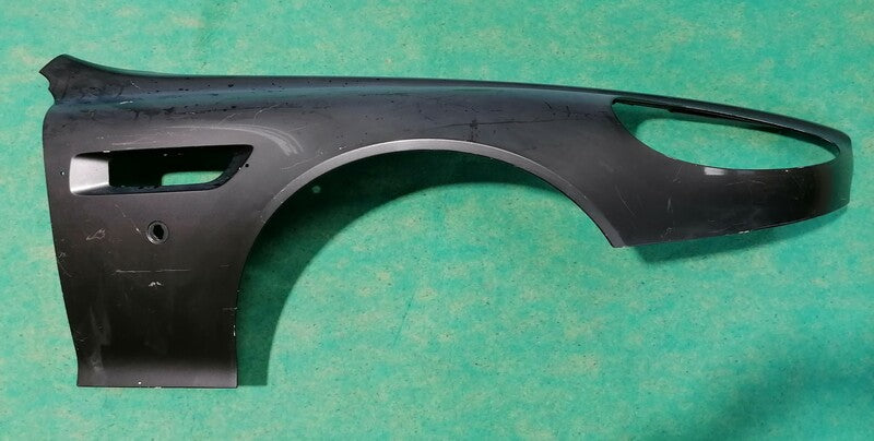 RIGHT FRONT WING FENDER ASSEMBLY