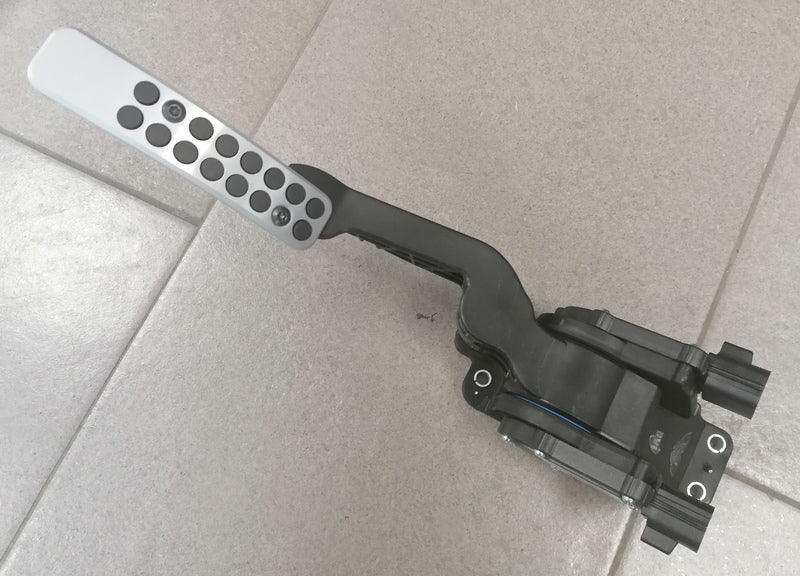 THROTTLE PEDAL ASSEMBLY