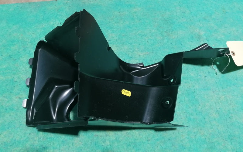 AUXILIARY REAR AIR DUCT - LEFT