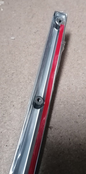 REAR CENTRE CHROME TRUNK FINISHER