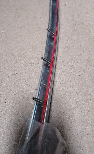 REAR CENTRE CHROME TRUNK FINISHER