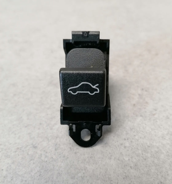 BOOT TRUNK RELEASE SWITCH