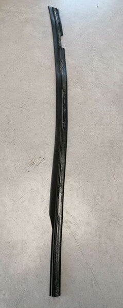 LEFT FRONT DOOR MARGIN SEAL