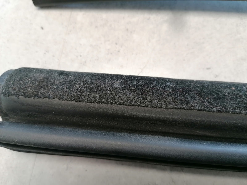 Image of LEFT MIDDLE CANT RAIL SEAL KIT