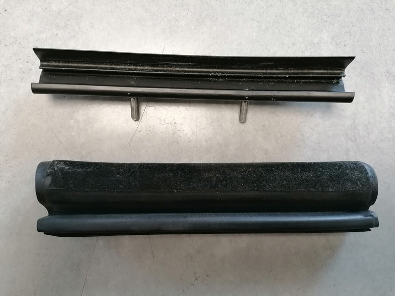 Image of LEFT MIDDLE CANT RAIL SEAL KIT