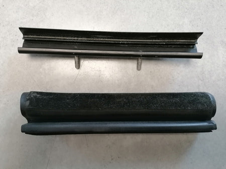 Image of LEFT MIDDLE CANT RAIL SEAL KIT