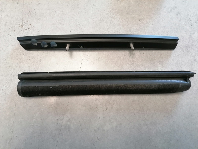 Image of RIGHT FRONT CANT RAIL SEAL KIT