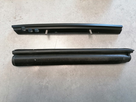 Image of RIGHT FRONT CANT RAIL SEAL KIT