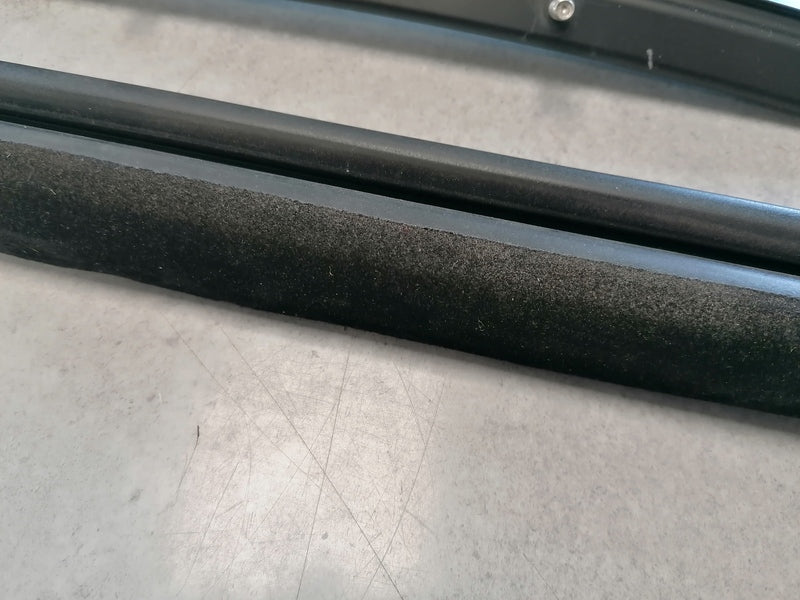 Image of RIGHT FRONT CANT RAIL SEAL KIT