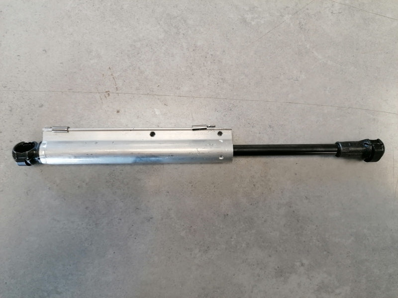 LEFT REAR ROOF HYDRAULIC RAM