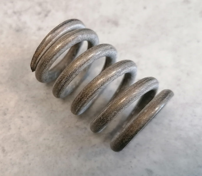 EXHAUST PIPE FLANGE SPRING