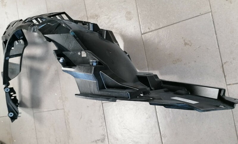 RIGHT FRONT INNER WING FENDER  CARRIER