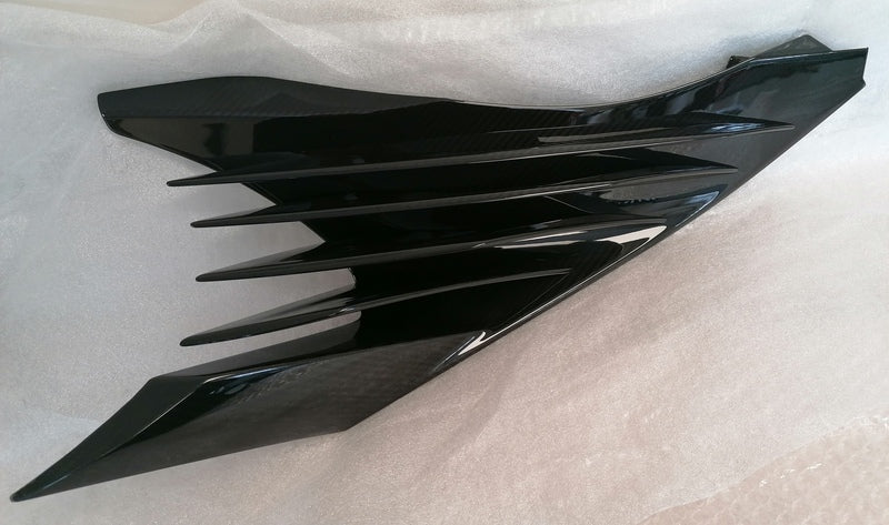 Image of FRONT FENDER LOUVRE VENT - CARBON LEFT