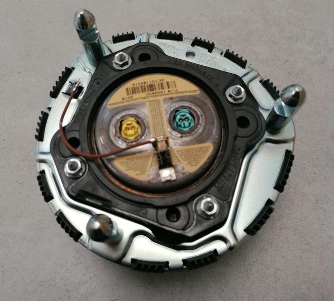 Image of DRIVERS STEERING WHEEL AIRBAG