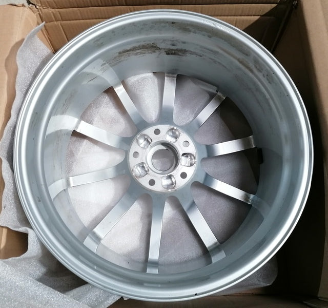 Image of 20" SILVER DT WHEEL - 10 SPOKE REAR