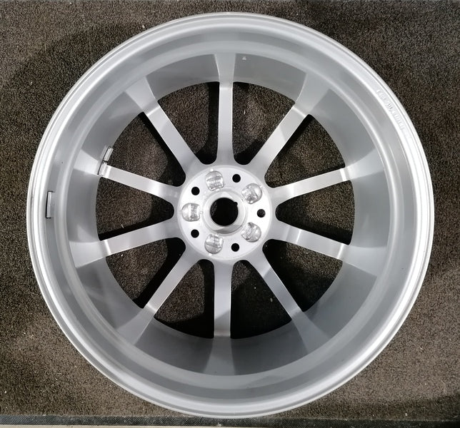 Image of 20" SILVER DT WHEEL FRONT - 10 SPOKE