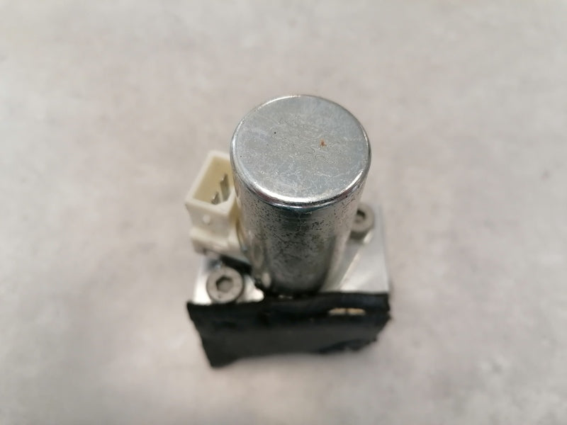 Image of FOLDING POWER ROOF HYDRUALIC LOCK VALVE