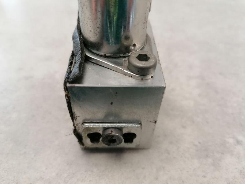 Image of FOLDING POWER ROOF HYDRUALIC LOCK VALVE