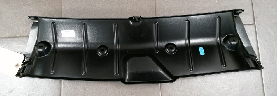 RADIATOR CLOSER UPPER PANEL