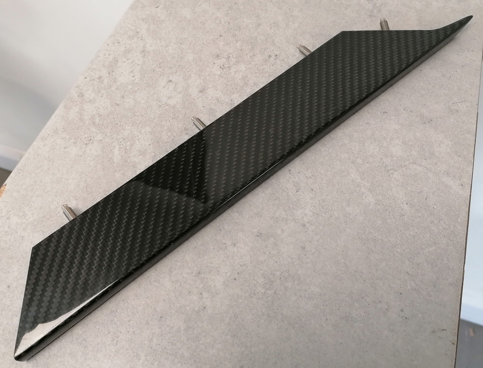 RIGHT HAND FRONT WING CARBON FIBRE SIDE STRAKE