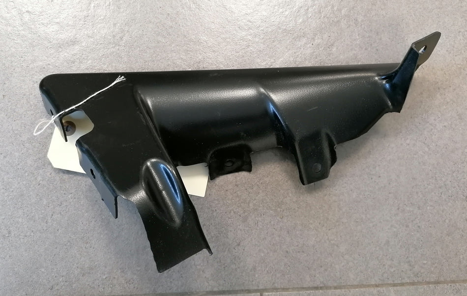 FRONT AIR DUCT PANEL - LEFT