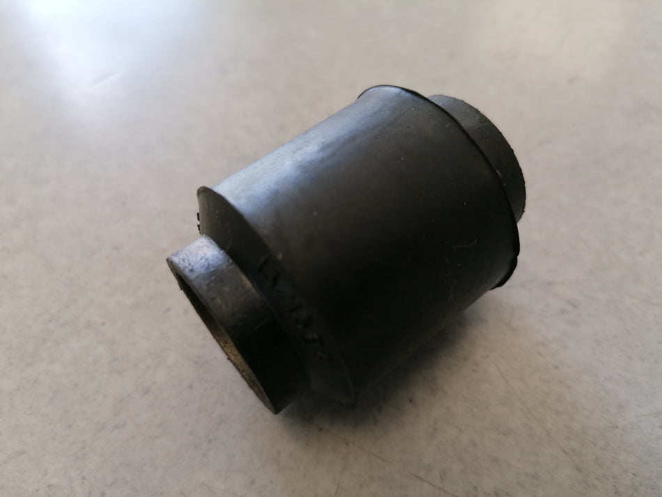 Bush, lower wishbone  GT