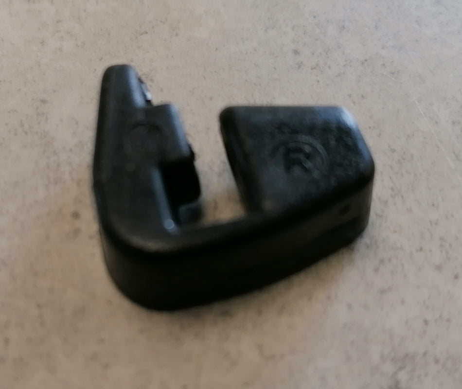BRACKET, SILL APPLIQUE,
FRONT, RH