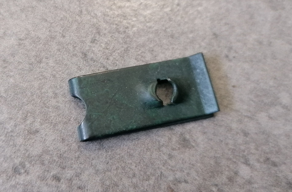 Captive SPIRE nut, No.8