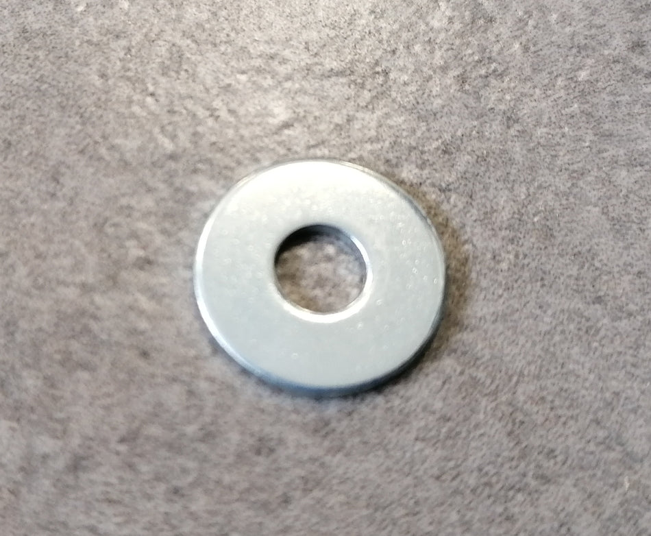 Washer, plain, M5, mounting bracket to filler flap