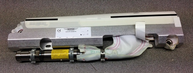 SIDE AIRBAG DOOR MOUNTED - RIGHT - VOLANTE