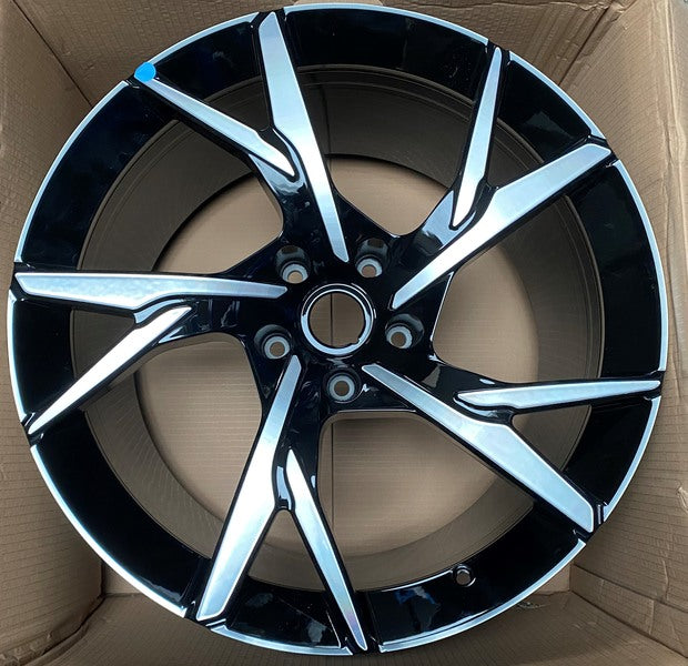 Image of GLOSS BLACK DT LEFT HAND REAR WHEEL
