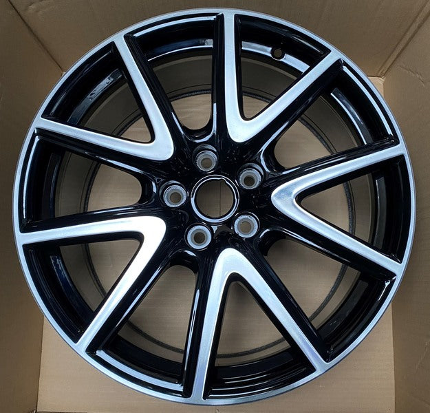 Image of 10 SPOKE GLOSS BLACK DIAMOND TURNED FRONT WHEEL