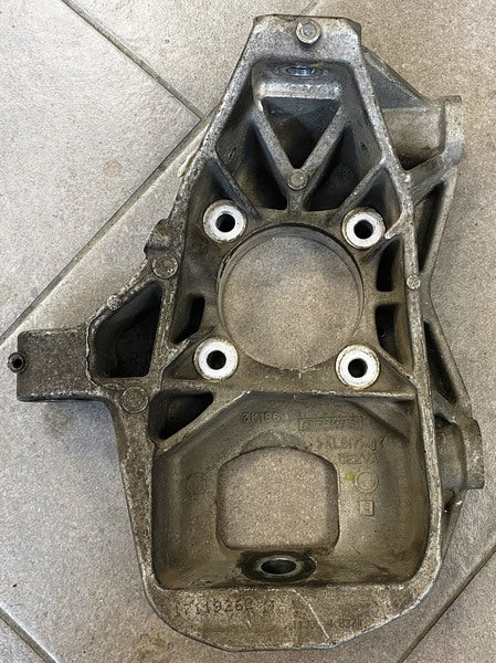 FRONT SUSPENSION WHEEL KNUCKLE RIGHT