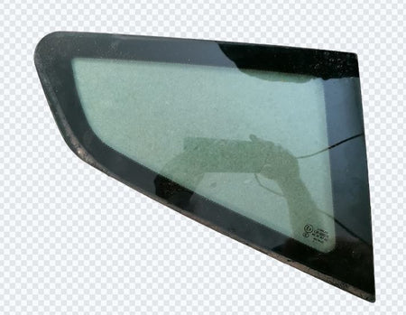 RIGHT HAND REAR QUARTER GLASS